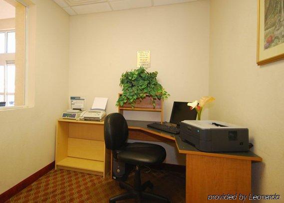 Sleep Inn&suites Airport 2*