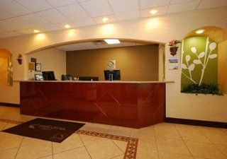 Sleep Inn&suites Airport Hotel 2*